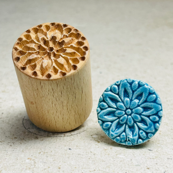 Blume-12n Runde Stempel TONA arts