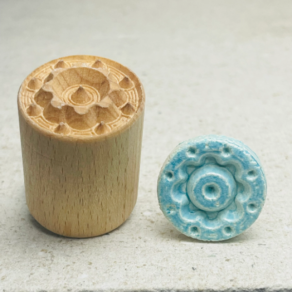 Blume-11n Runde Stempel TONA arts