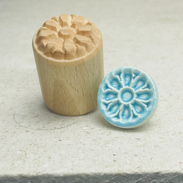 Blume-32 Runde Stempel TONA arts